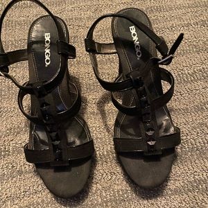 3 inch wedge. Black jewel accent.